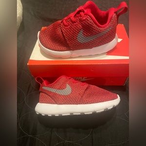 Toddler Nike red size 6c